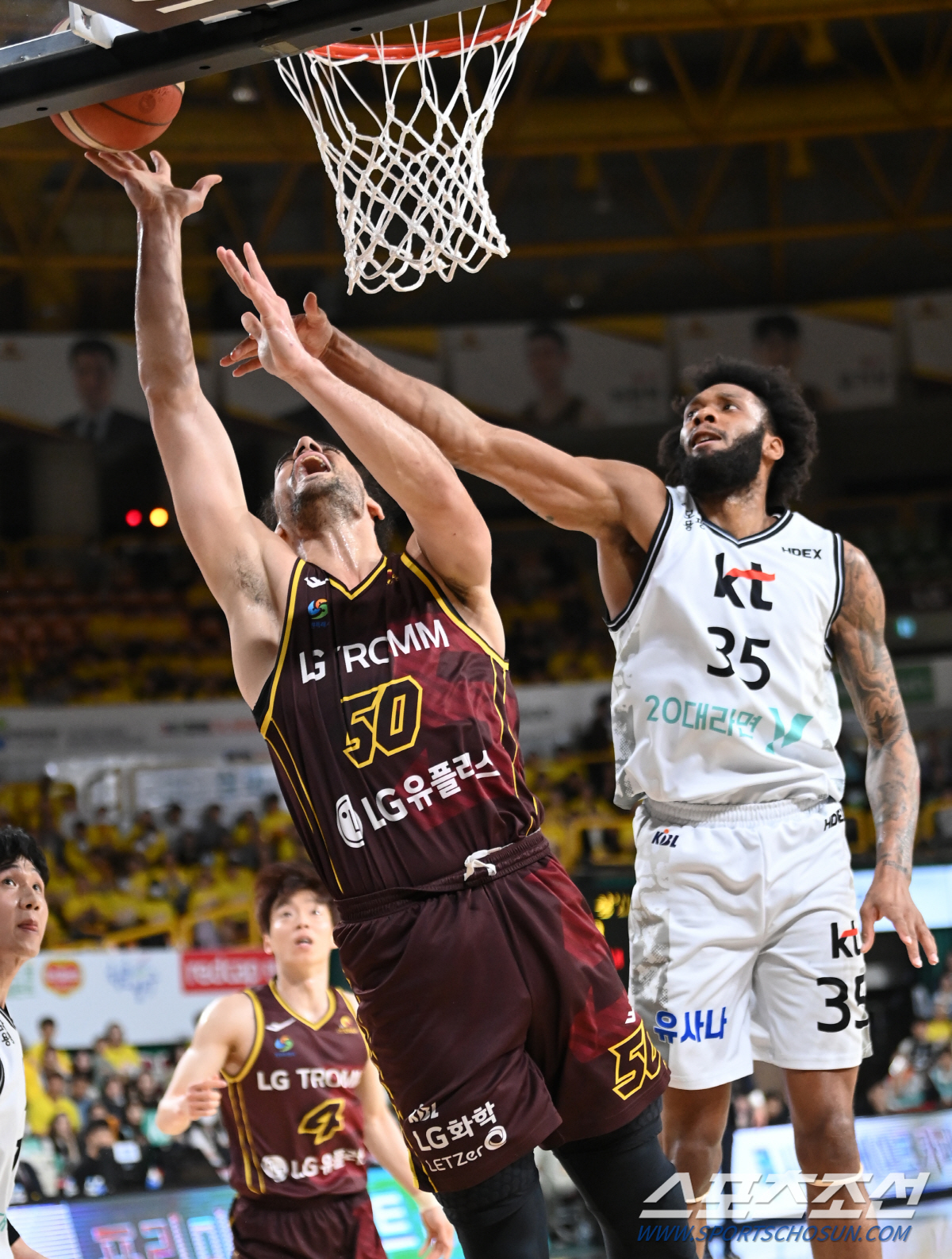 [KBL 4강PO] '씬 스틸러' 문성곤 3점슛 5개 19득점 활약. K…