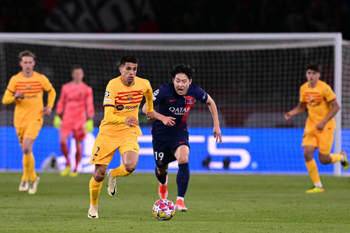 "네가 이강인 망쳤다!" 엔리케 지적한 WC 우승자, PSG 4강 진출에…