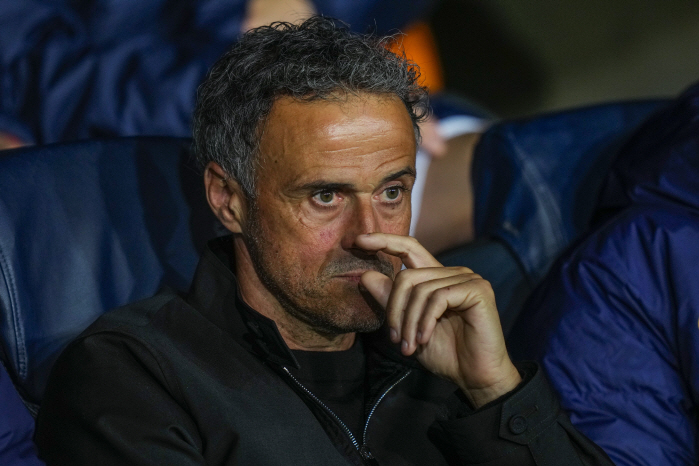 "네가 이강인 망쳤다!" 엔리케 지적한 WC 우승자, PSG 4강 진출에…