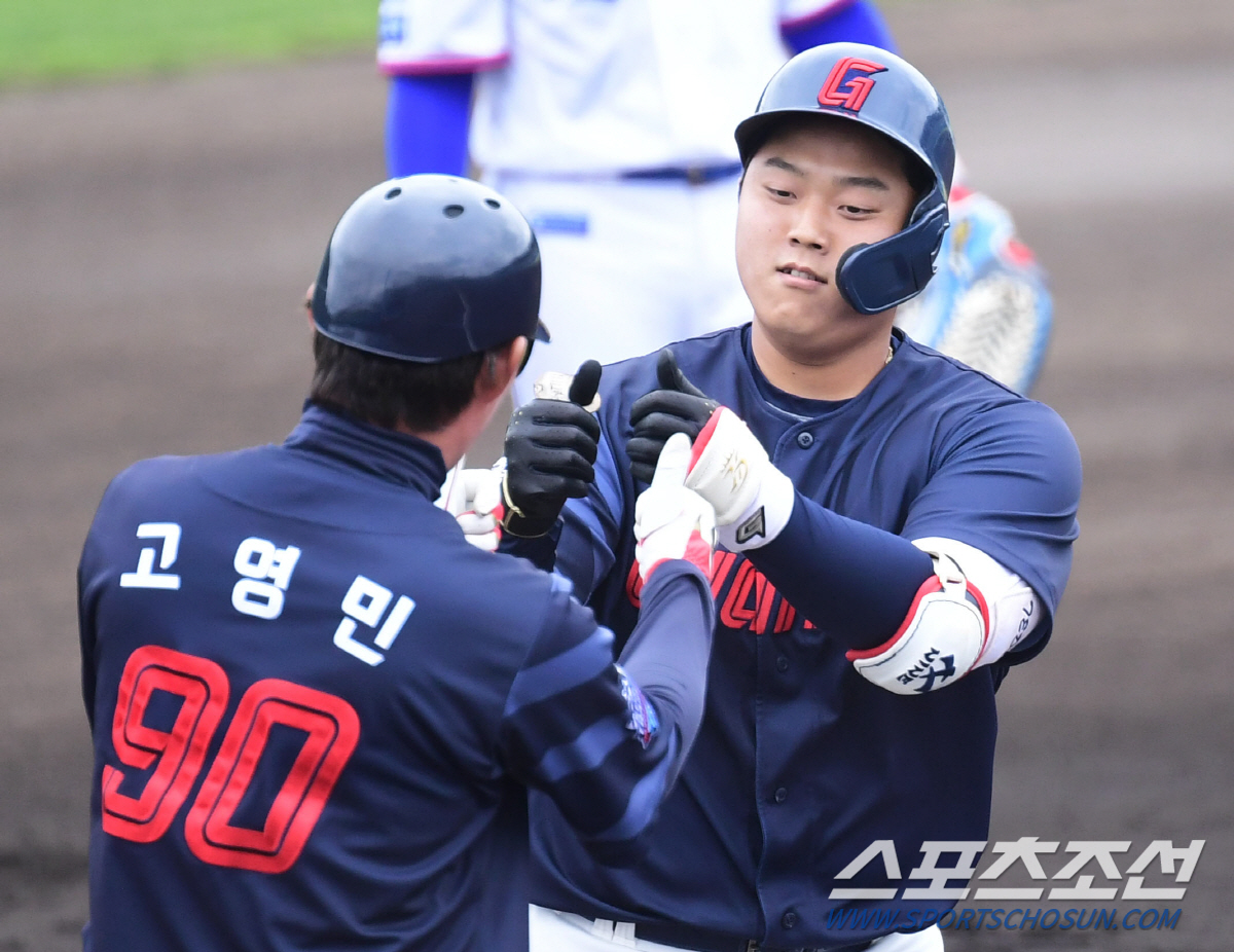 "내일 보시죠." 연타석포 한동희 2군 엔트리 제외. 오늘 콜업 가능성 …