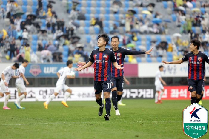 '스타는 승리를 만든다' 이승우 결승 PK골 수원FC, 제주에 2대1 역…