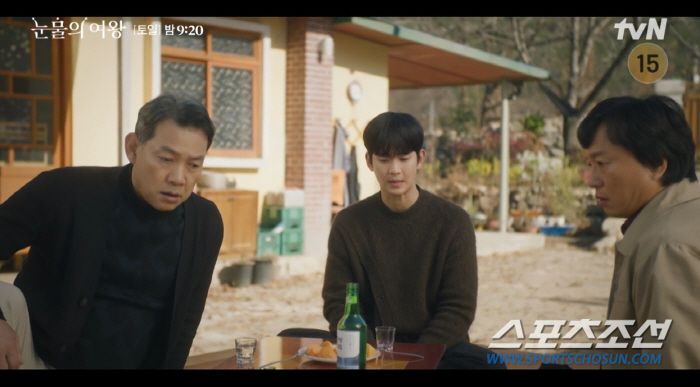 김지원, 새로운 치료법 발견→ '기억 상실' 불가피…김수현, 기억 상실 숨기고 수술 권유(눈물의 여왕)