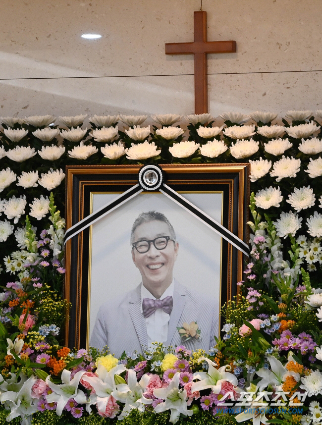 故 서세원 1주기에 '손등 키스' 받은 서정희…'불후'의 공교로운 타이밍…