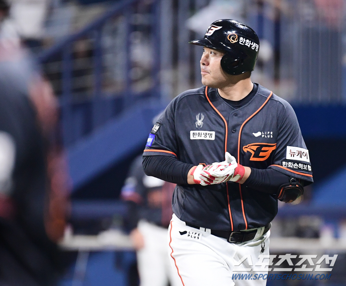 20분 사이 바뀐 라인업→경기 직전 생긴 변수 "최재훈, 스윙 도중 옆구…
