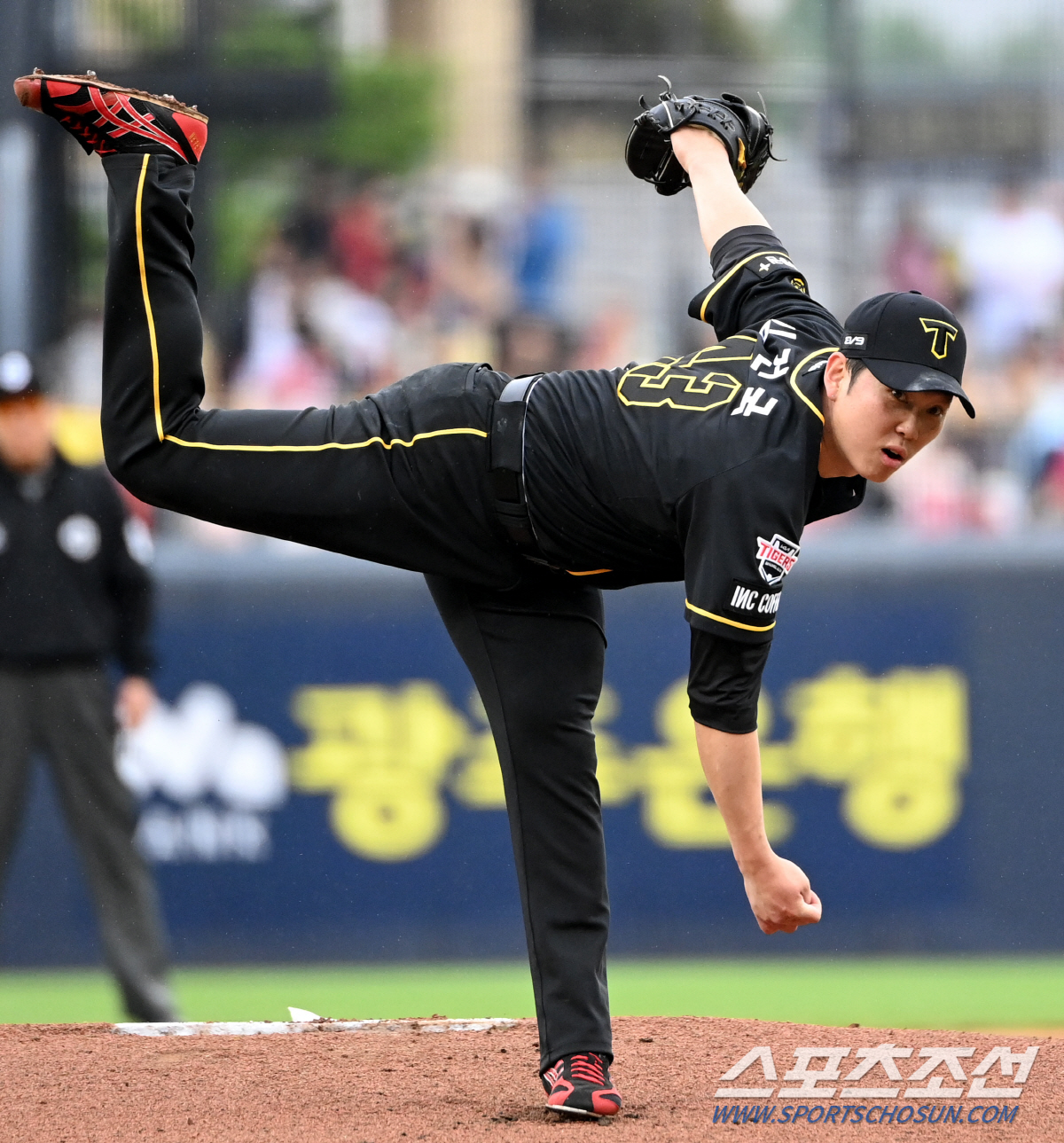 볼볼볼볼...주 2회 등판은 역시 무리였나, KIA 김건국 3이닝 못 채…