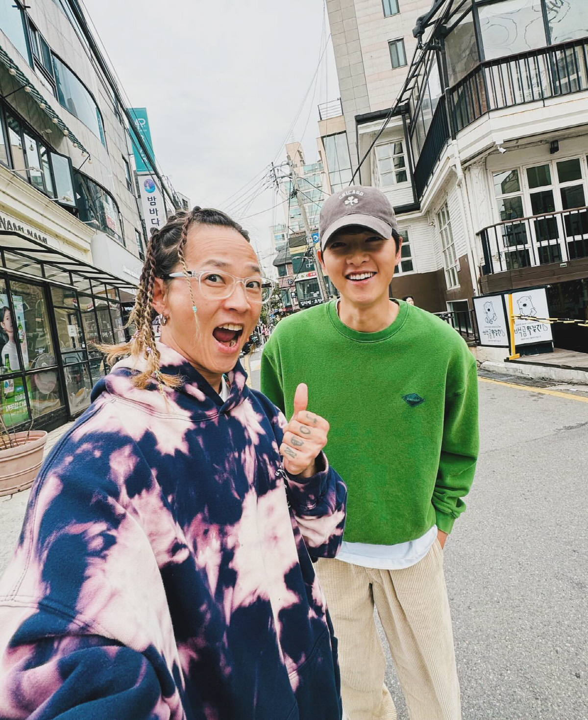 팝핀현준, 송중기 '성덕'이네..."역시 모든 걸 갖추셨다"