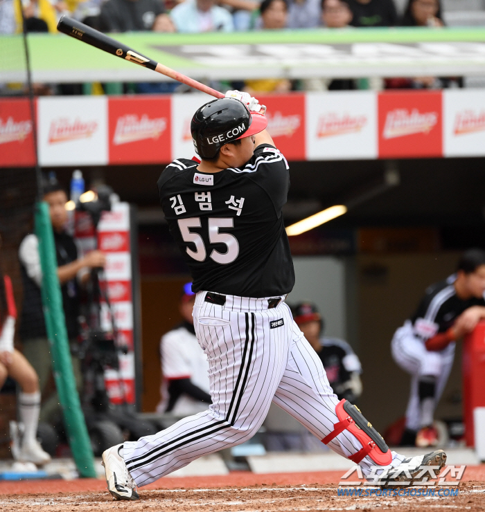 '역전 만루홈런+3안타' 2패를 1승1무로 만든 '천재타자'를 벤치에 둘…