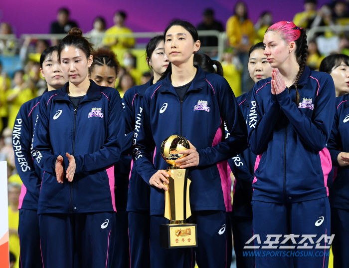 '강소휘→이소영' 빅네임 이적, 여자배구판 활활 타오른다. 김연경의 4번…