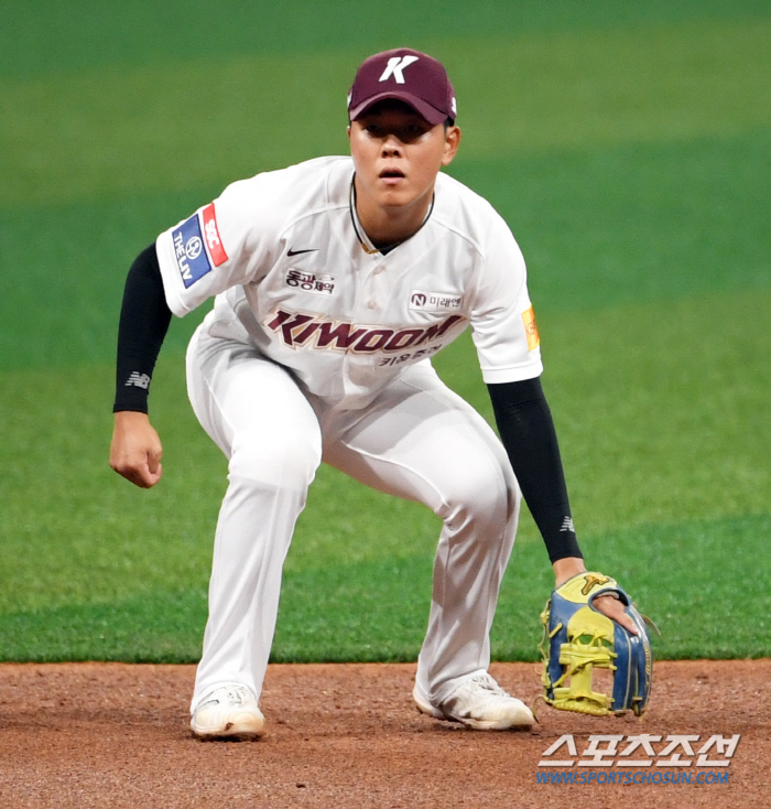 '아! 이형종 마저…' 미러클 키움에 닥친 또 한번의 부상 시련 "발등 …