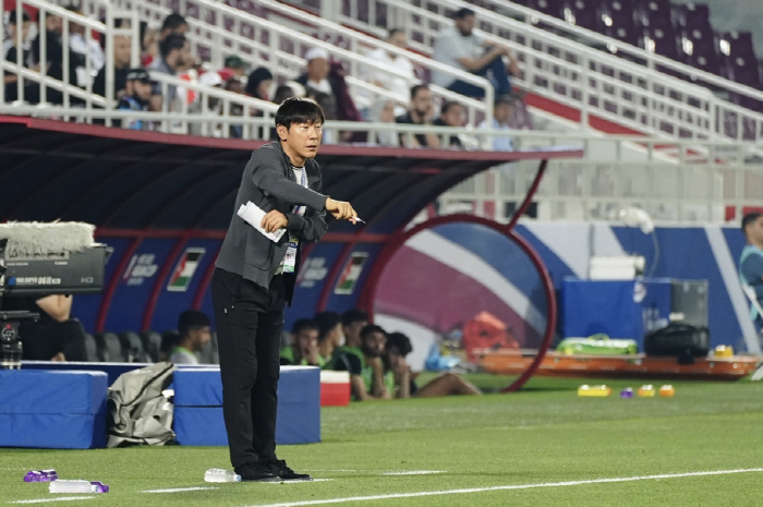 '뭐, 인도네시아?' 日 신태용 매직에 깜짝 '하위권의 반란'…호주는 눈…