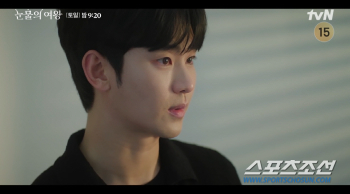 [이정혁의 수다톡톡]"독일이 달나라도 아니고…". 김수현·김지원 '얼굴 차력쇼'에 가려진 허술한 전개(눈물의 여왕)
