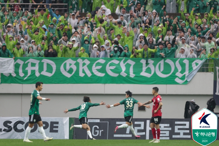 감독대행 체제에서 대반등…2023 전북-2024 전북 '데칼코마니 행보'…