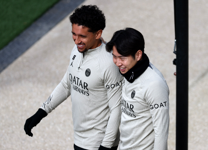'LEE 충격 이적설 사실 아닌가' PSG, 이강인 때문에 월클 MF 영…
