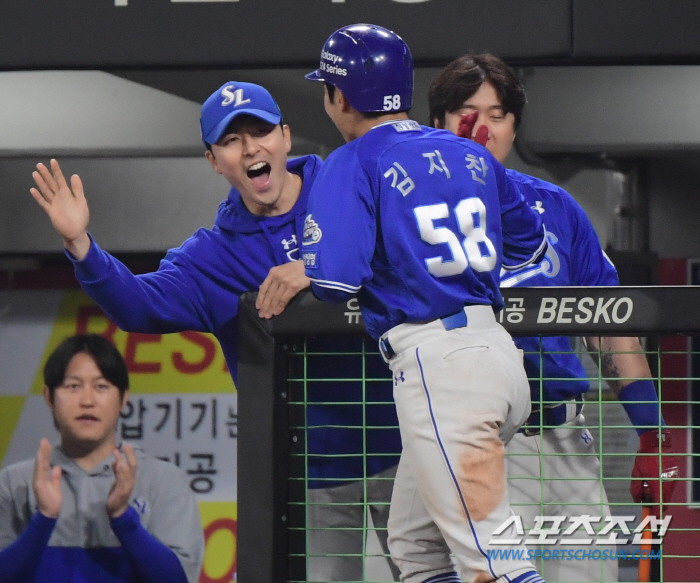 '2군 홈런왕→시범경기 홈런왕' 9년차에 첫 역전 만루포 작렬. "이게 …