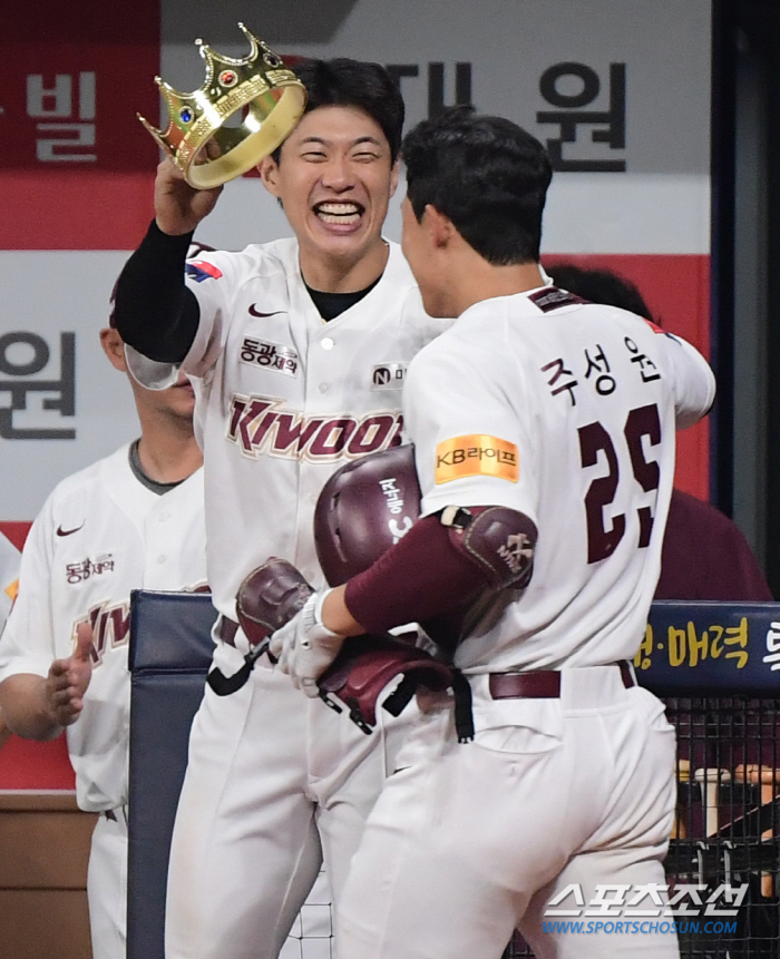 1회 포문 연 김도영, 10회 쐐기 박은 최형우...KIA가 이래서 무섭…