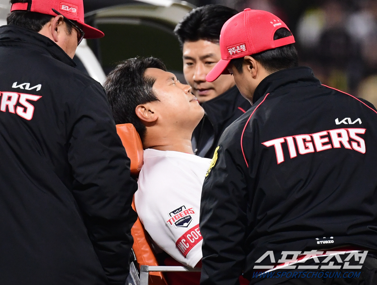 "아직도 피 고여 있다" 부상 한 달 다 돼가는데 상태는 아직, KIA …