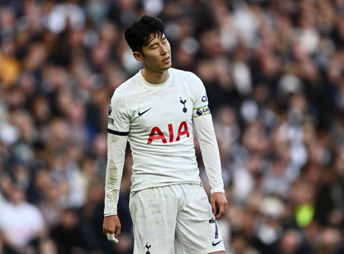 'SON 무관 안 깨줄 건가' 월클 MF, '깜짝' 토트넘 복귀 언급은 …