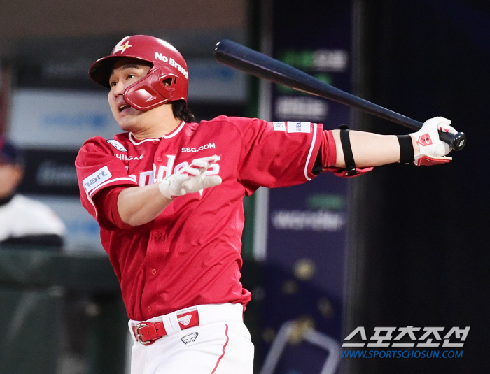 창원→수원, 인천→부산…'영구결번 예약' 37세 레전드, 축포 터트릴 수…