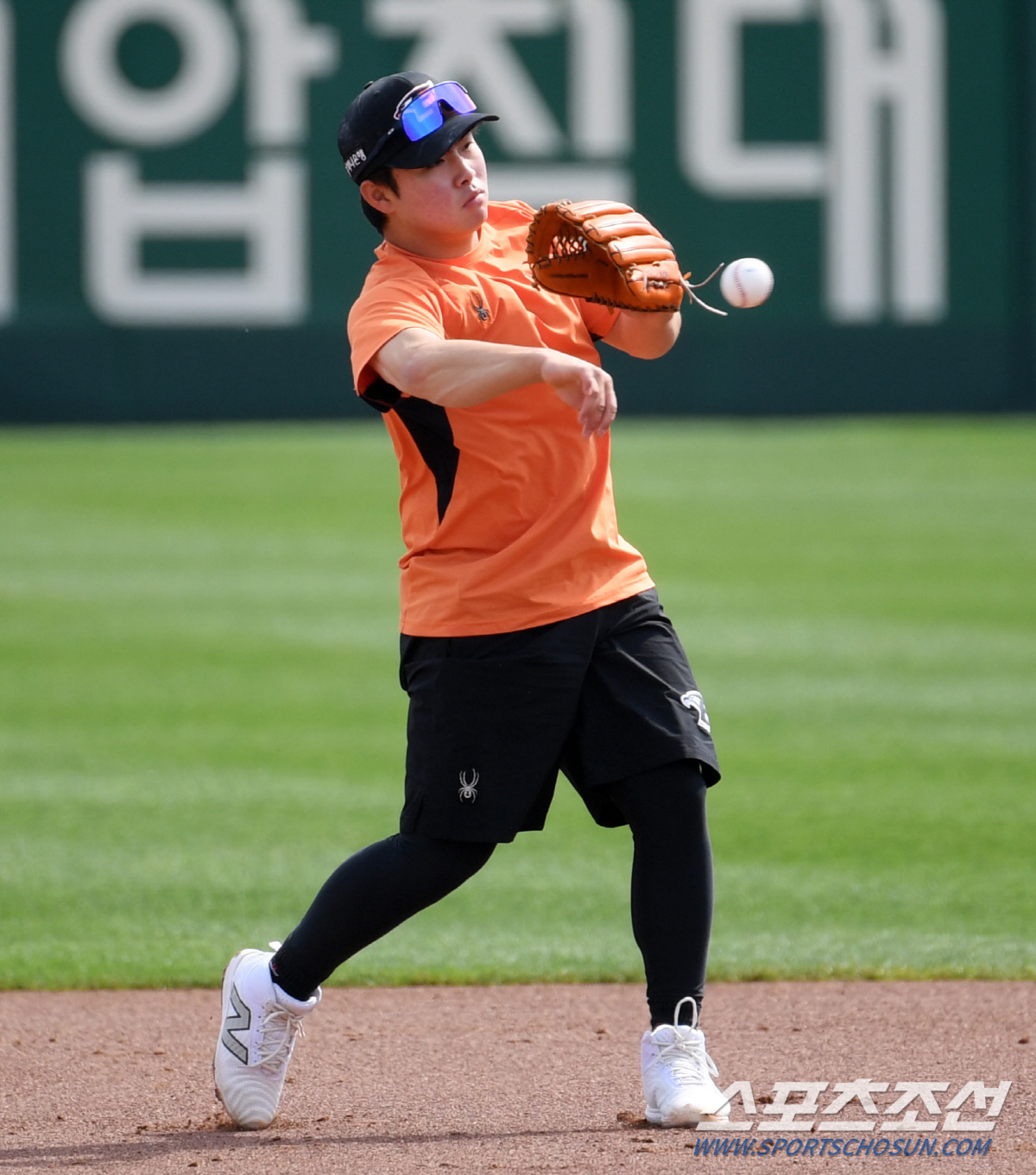 "이제 2년 차다" 개막전 실책에 끝내기 병살까지, 혹독했던 성장통에 찾…