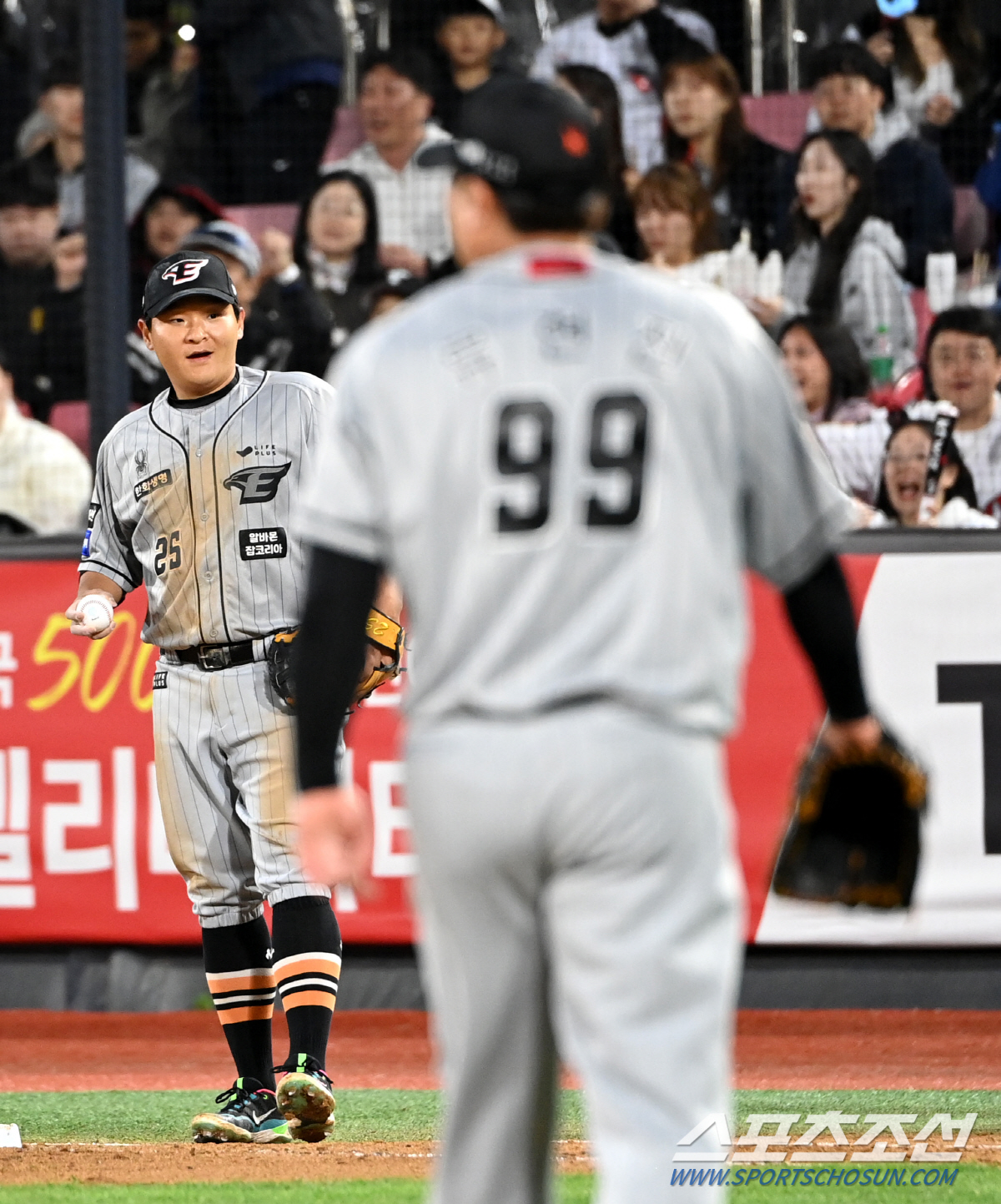 '수비 집단 붕괴' 외로웠던 괴물의 7실점, 이길 방법은 없었다…100승…