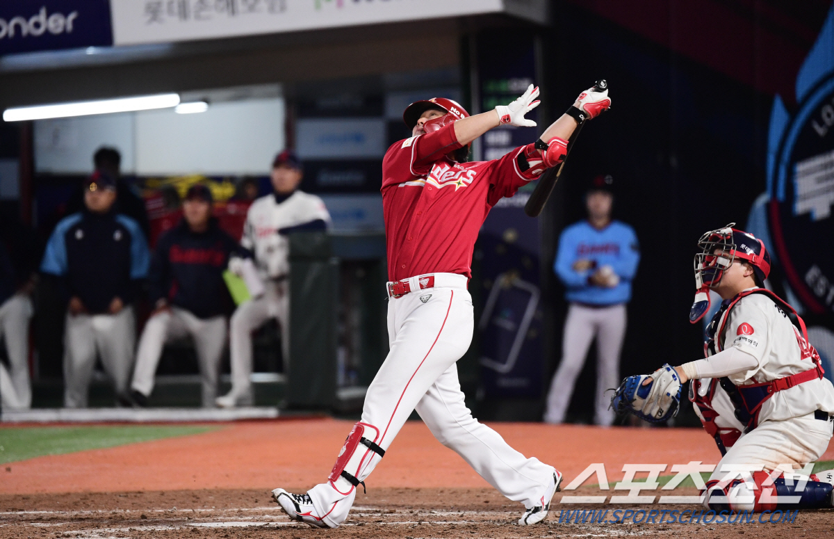 '김광현→추신수→노시환→친동생까지' 최정의 통산 홈런 1위 등극을 축하했…