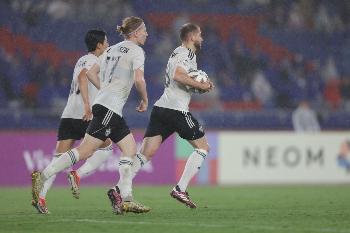 [ACL 현장리뷰]"0-3→2-3→4PK5 눈물" '11명' 울산, '1…
