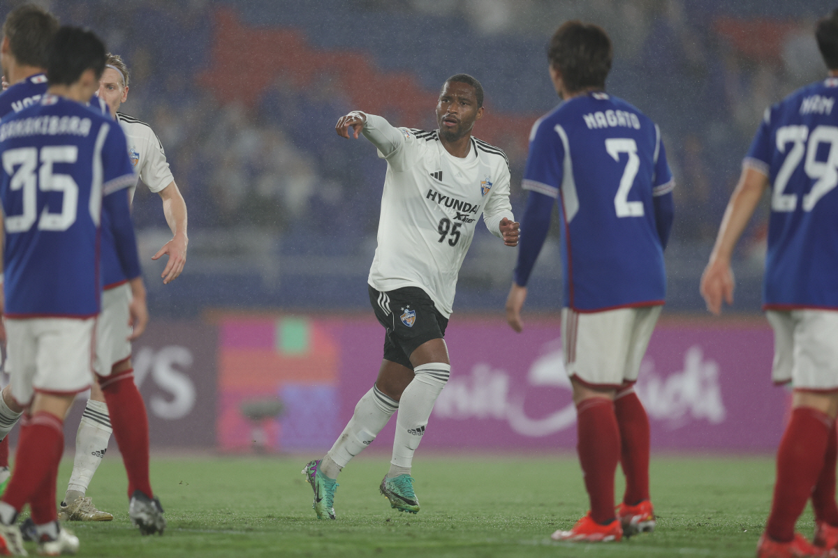 [ACL 현장리뷰]"0-3→2-3→4PK5 눈물" '11명' 울산, '1…