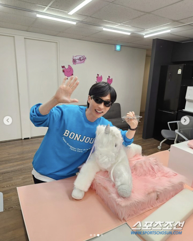 [SC이슈]유재석, 제니한테 '통 큰' 선물 받아…내용물 보니 '신상 컬…