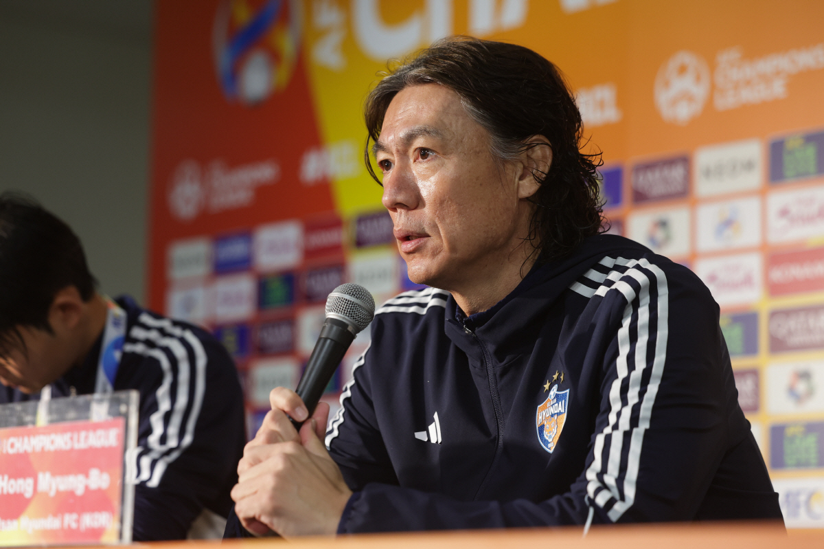 요코하마닛산스타디움(일본)/ 2023-2024 AFC 챔피언스리그/ ACL/ 4강/ 2차전/ 준결승/ 요코하마 F. 마리노스 vs 울산현대축구단/ 울산HDFC/ 울산 홍명보 감독/ 경기 후 인터뷰/ 사진 김정수