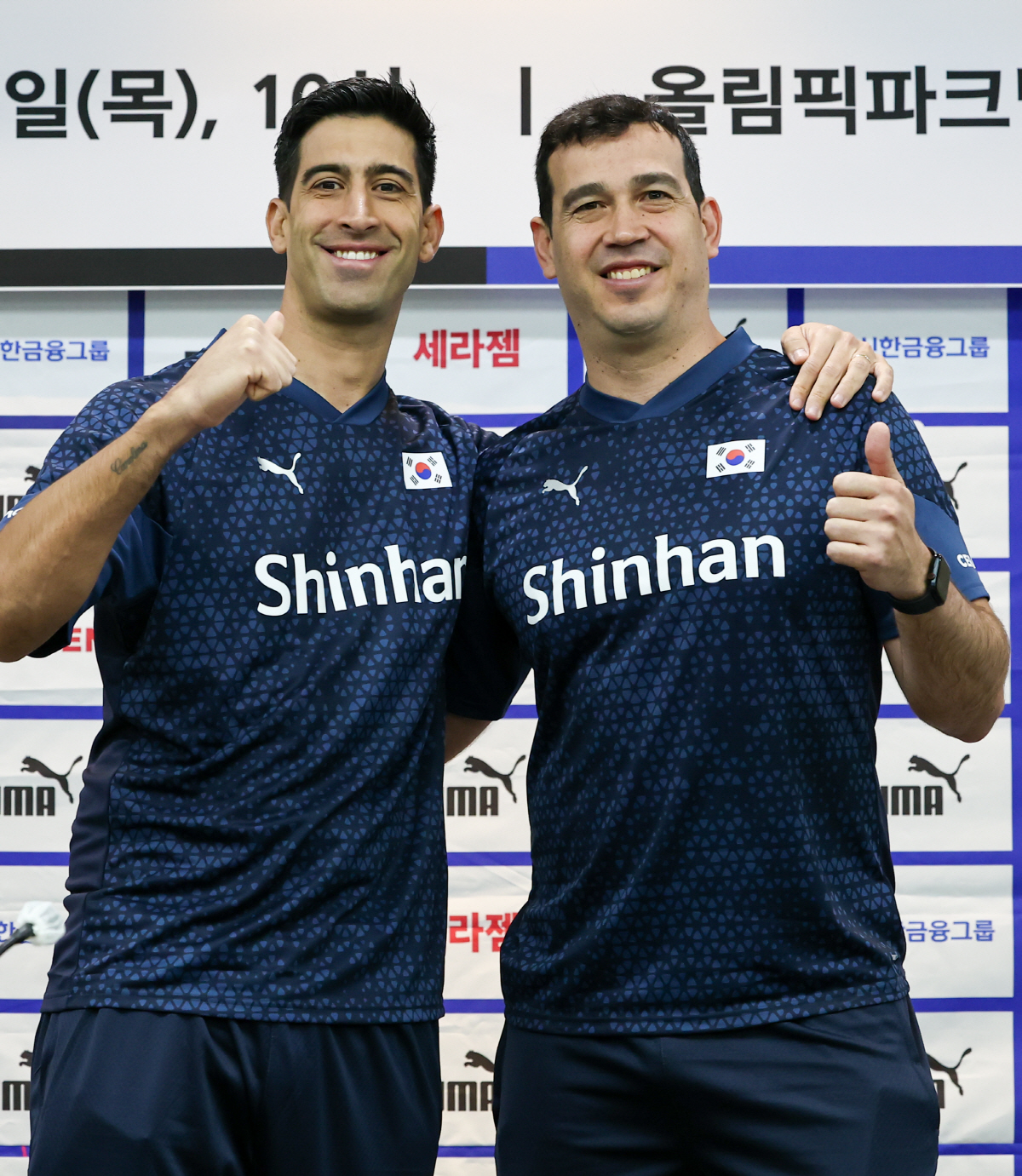 충격적 패배를 안겼던 적장, 한국 대표팀 감독이 됐다 "이우진-최준혁 발…