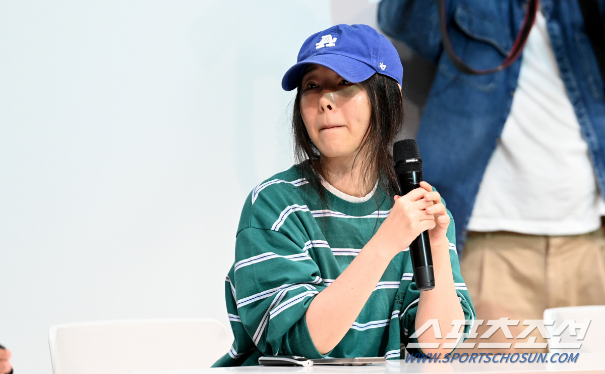 "일 잘한 죄..하이브에 이용당해" 민희진, 경영권 탈취 부인..뉴진스 …