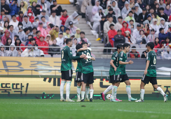 ACL 결승행 좌절 울산, 후유증은 없을까…'3연승 도전' 전북의 반등,…