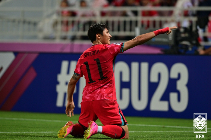 '카타르 쇼크' 한국, '이영준+황선홍 퇴장' 승부차기 끝 인도네시아의 …