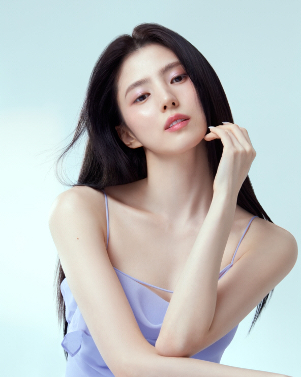 한소희, '5년째 광고 모델' 여전히..'적극적 에티튜드'로 완성된 완벽…