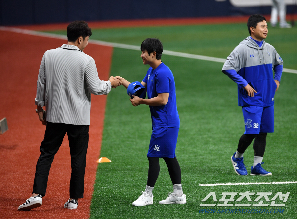 '애틋한 분위기' 이택근 위원 찾아가 90도 폴더 인사한 김지찬