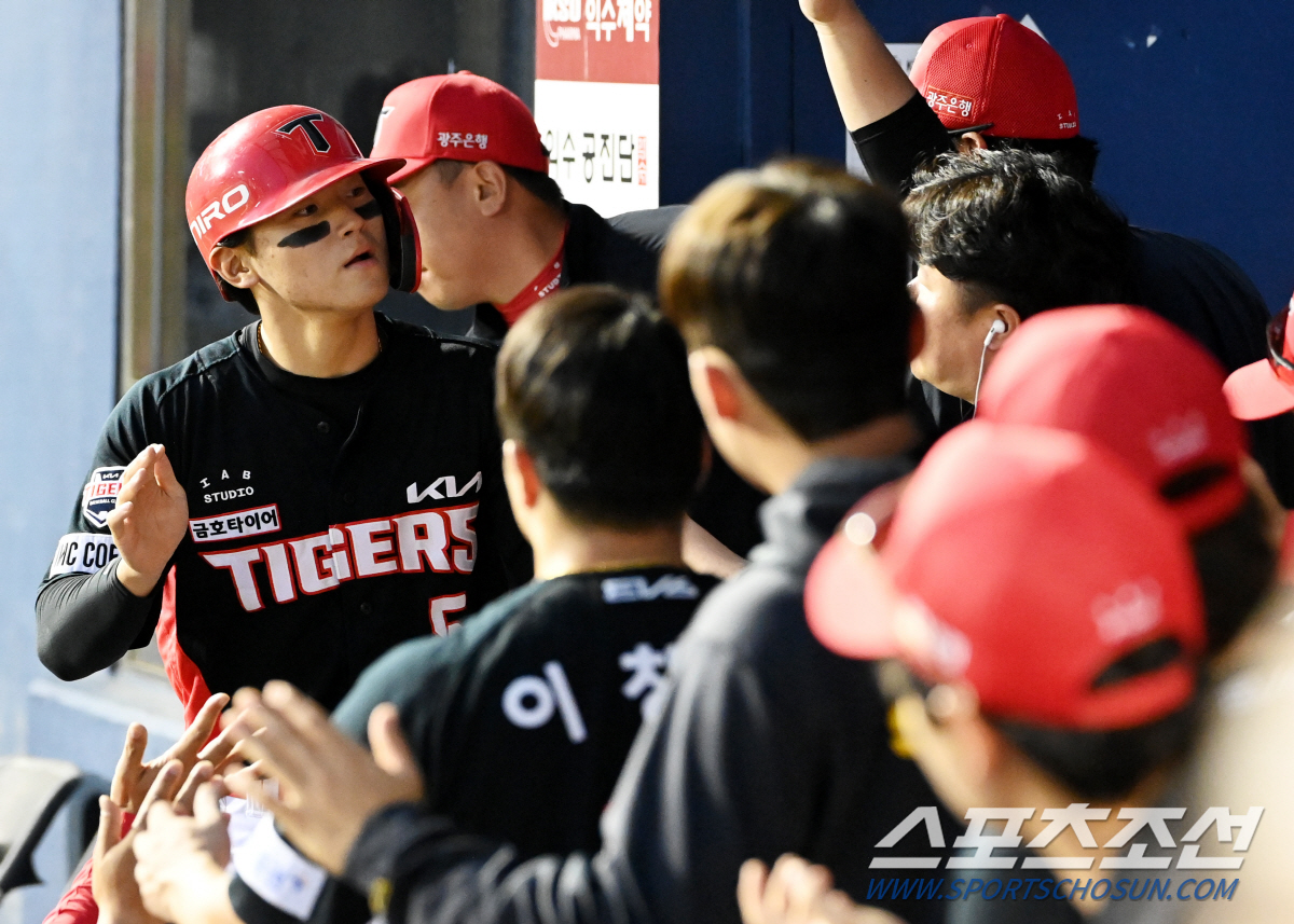 '이것이 디펜딩챔피언의 힘인가' LG, 잠실 만원관중 앞에서 KIA 4연…