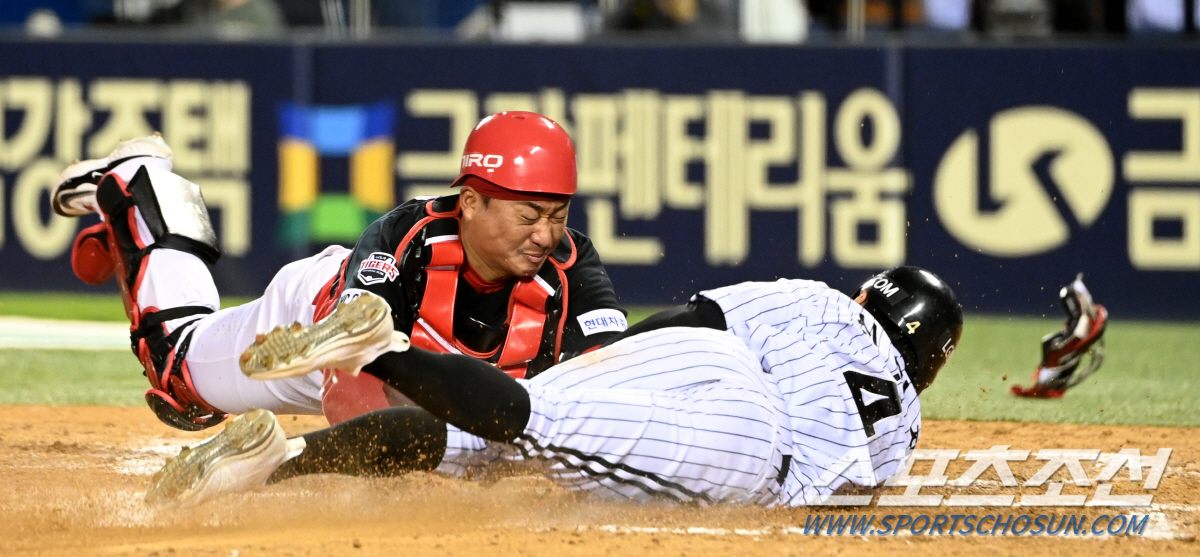 '이건 몰랐지?' 낫 아웃에 전력질주한 신민재와 눈치 못 챈 김태군, 눈…