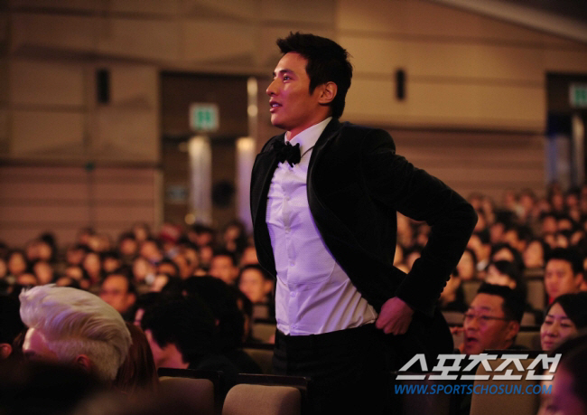 [SC이슈]배용준→은퇴설, 원빈→15년 장수모델 종료…심장 뛰게했던 '청…