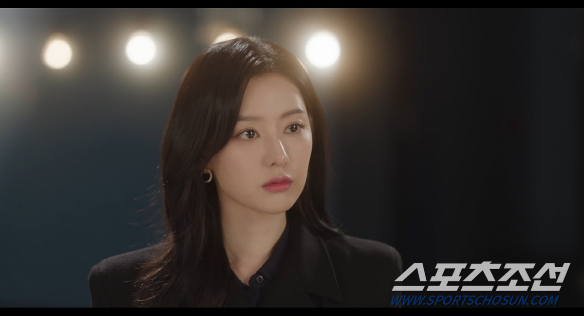 [종합]'산으로 간 여왕' 된 '눈물의 여왕'…교통사고, 기억상실 빼면 …