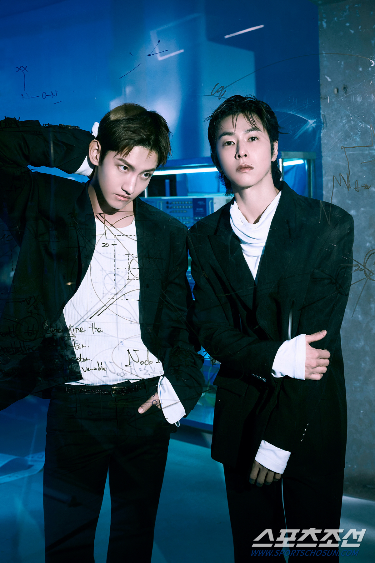 동방신기, '日 데뷔 20주년' 앞두고 日 8개 도시 총 19회 공연 발…