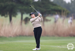 [KLPGA] '아깝다 벤츠' 강가율, 생애 첫 메이저 무대서 홀인원 잡고도 '빈 손'