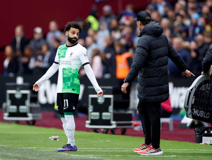 '에이스-감독 왜 싸웠을까' EPL 레전드의 충격 주장, 클롭과 살라 갈…