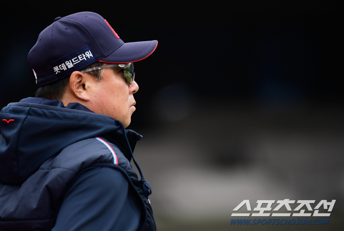 불길했던 노게임→주말 3연패→50억 FA 또 2군행…3주째 최하위 롯데,…
