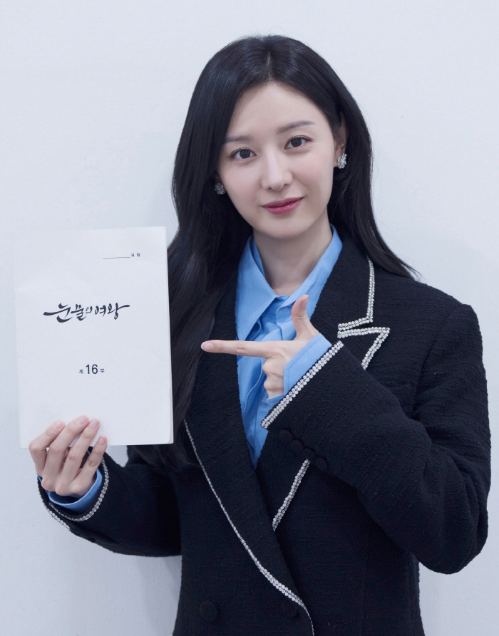 '눈물의 여왕' 김지원 "홍해인은 '네잎클로버' 같은 존재로 기억될 것"…