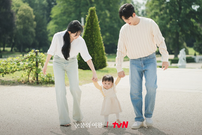 "아역배우 살뜰히 챙겨"...김수현·김지원, 미담도 역대급 [SC이슈]