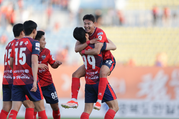 "축구는 몰라요" 이유있는 김천 상무의 1위, 이동경 공백은 어떻게 메울…