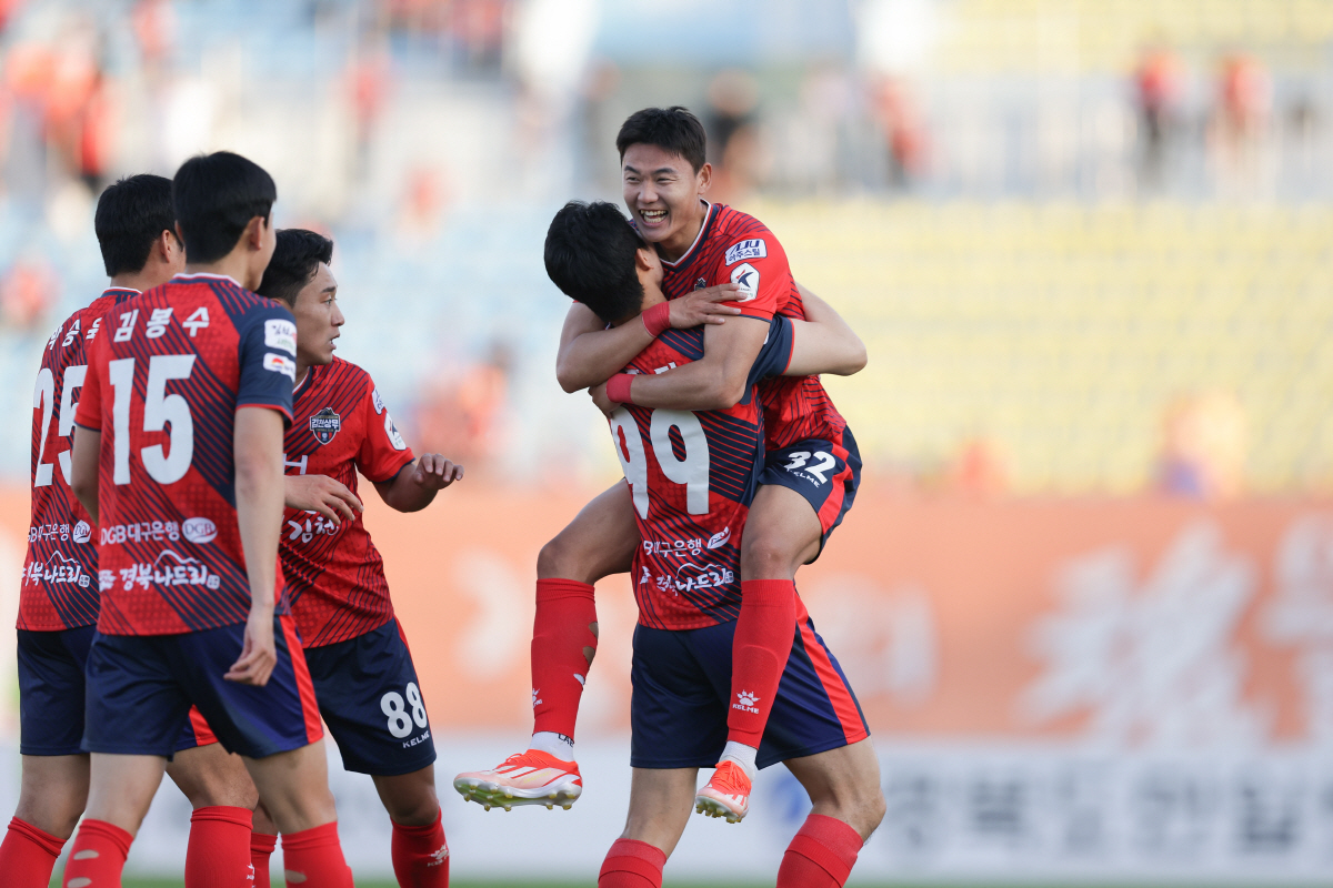 "축구는 몰라요" 이유있는 김천 상무의 1위, 이동경 공백은 어떻게 메울…