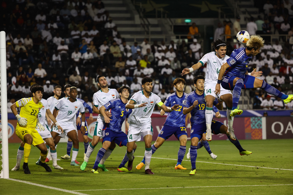 한국에 졌던 일본, 이라크 2-0 격파 '8회 연속 올림픽 진출'...우…