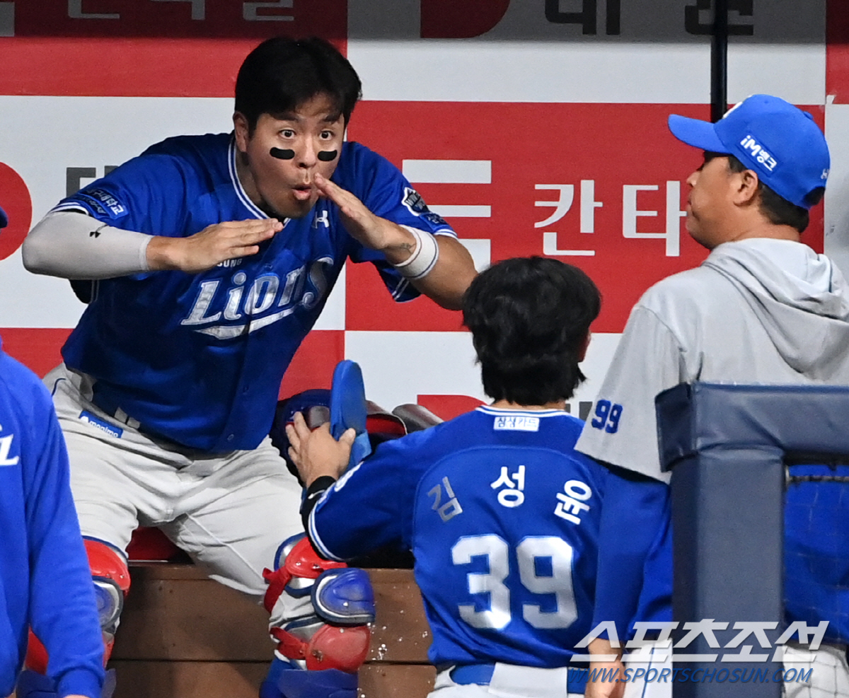 김성윤 빠른 발에 감탄한 강민호의 몸짓, 멈출 줄 모르고 파고든 홈 쇄도…