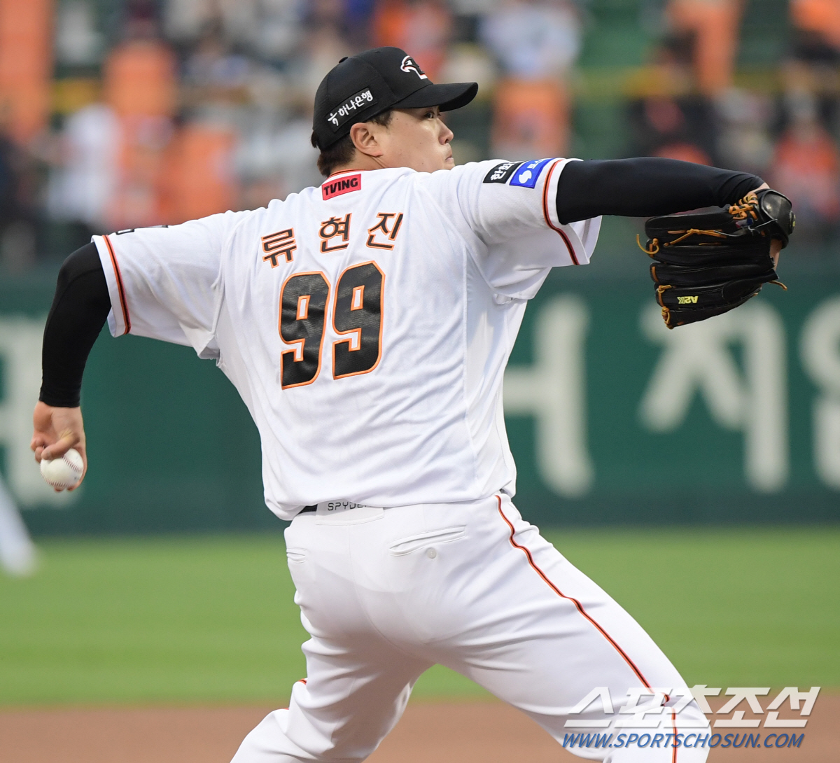 노시환 만루포 땡큐! 류현진, 삼수 끝에 100승 보인다…6이닝 2실점 …
